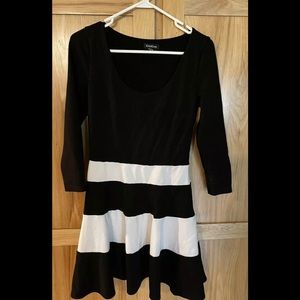 Bebe fit flare dress women’s Sz med EUC
